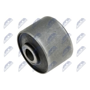 SILENT BLOC EN CAOUTCHOUC-METAL NISSAN PATROL Y60 88- /BRAS AVANT INFERIEUR/